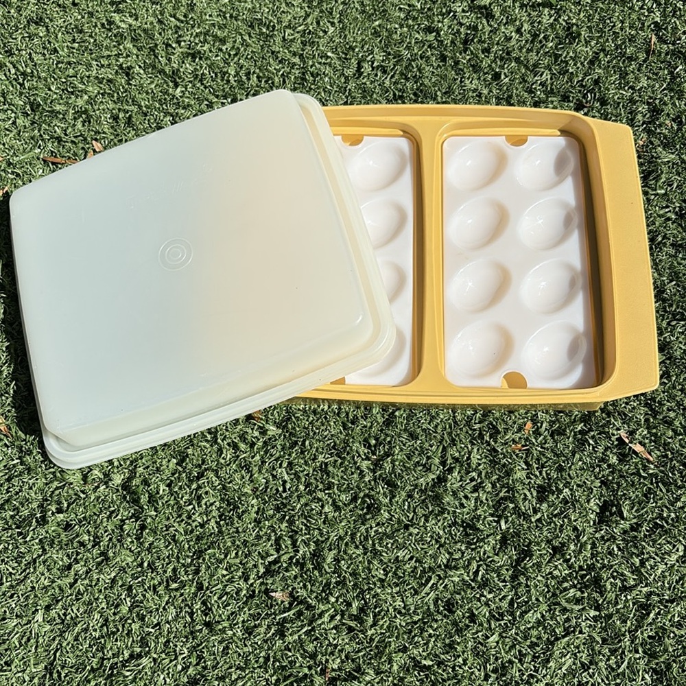 Vintage 1970s Tupperware Deviled Egg Keeper Tray w/ Inserts in Harvest Gold #723
